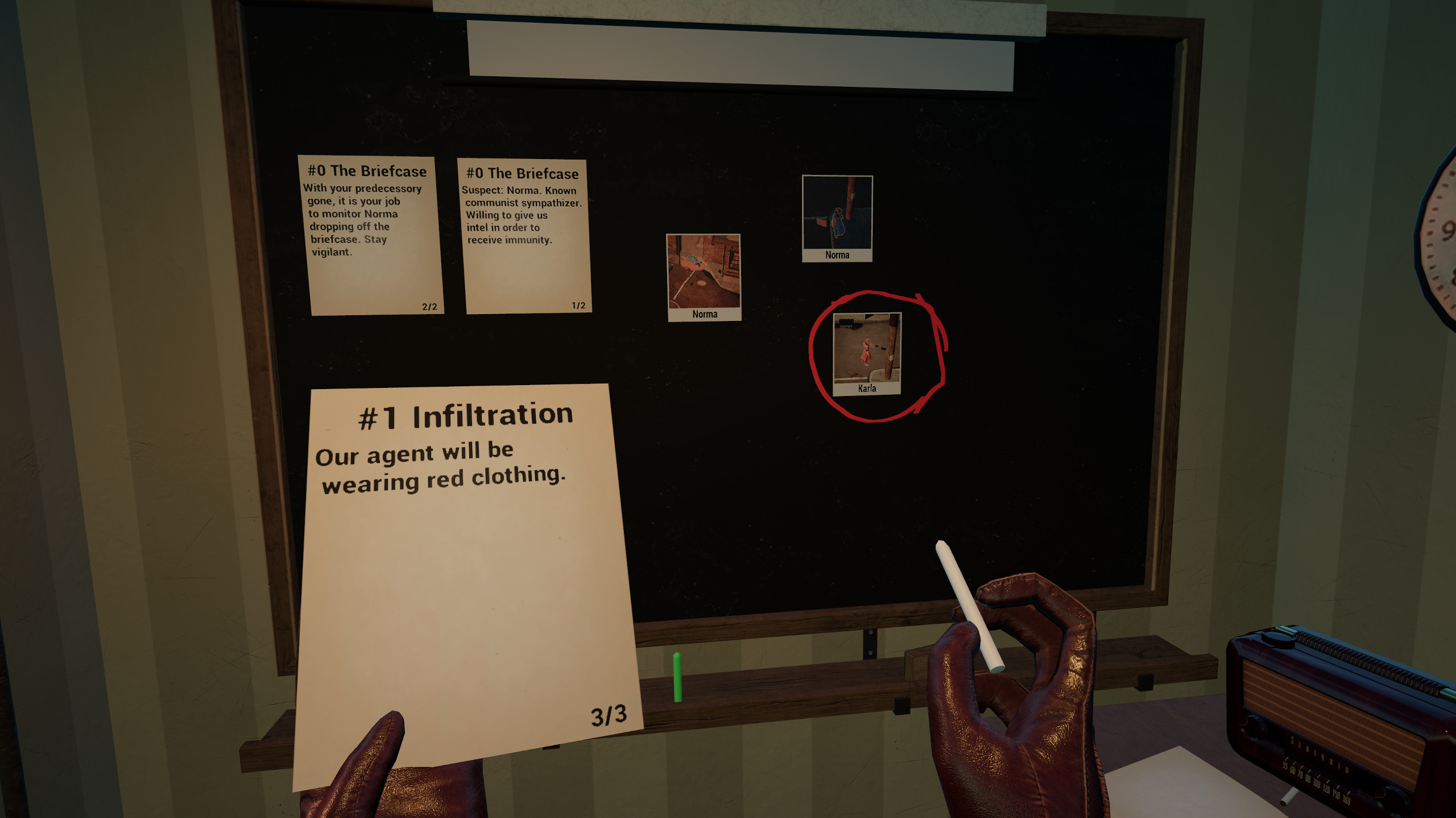 player analyzing evidence on the black board from the free Red Stare vr game